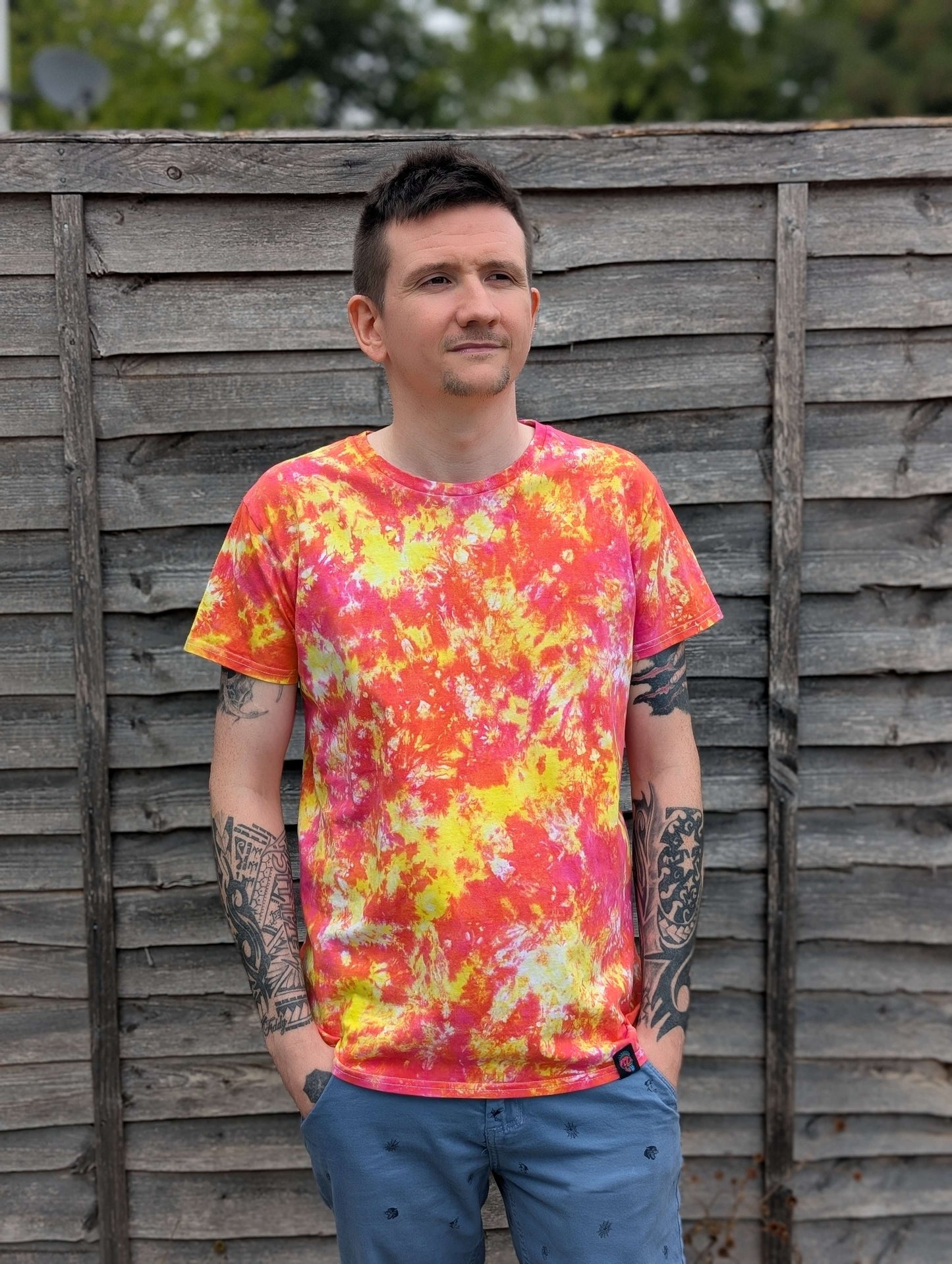 Tie-Dye Men’s T-Shirt - Yellow & Pink  - Hollywood Vibes - SourThreadz