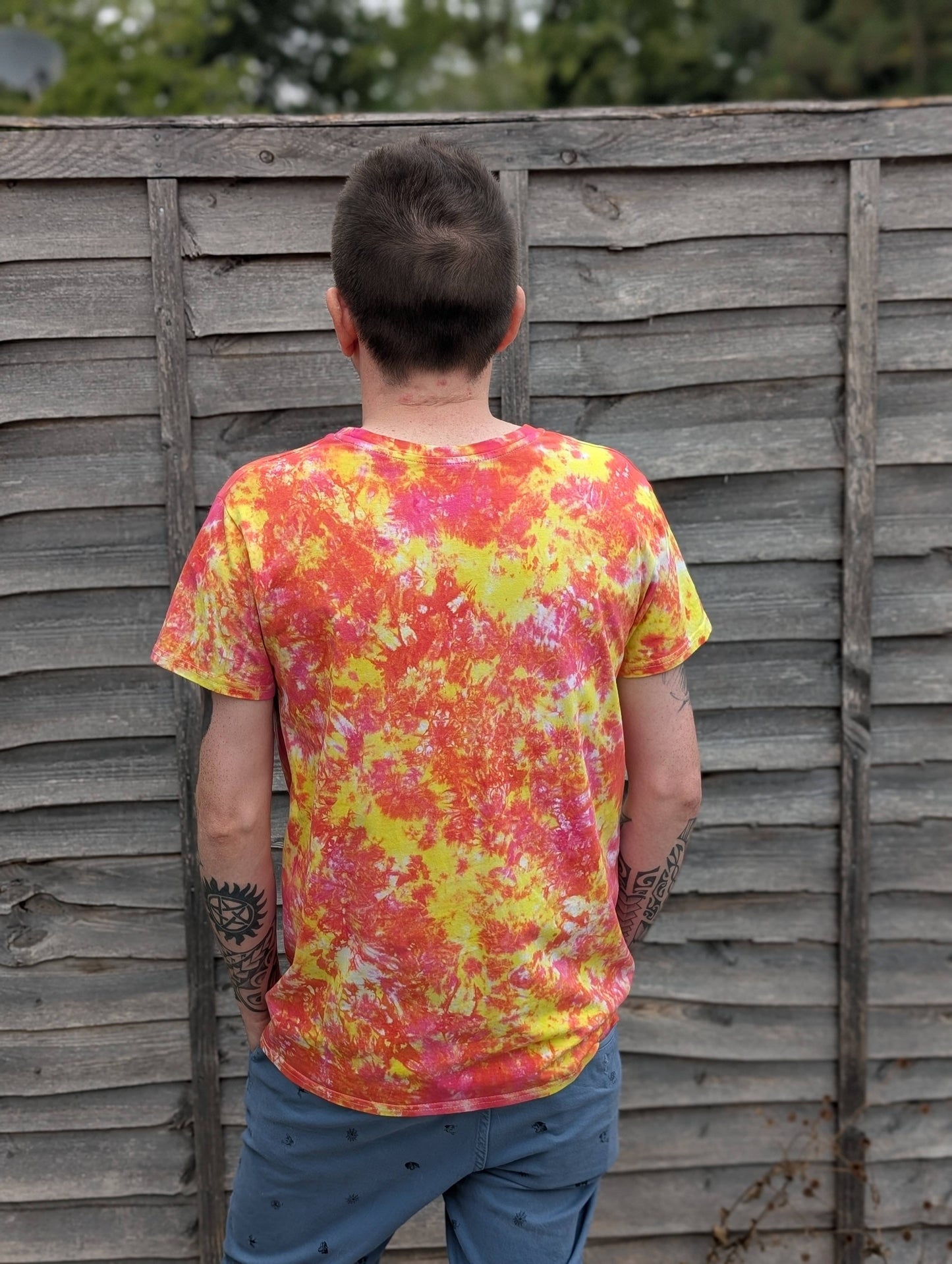 Tie-Dye Men’s T-Shirt - Yellow & Pink  - Hollywood Vibes - SourThreadz