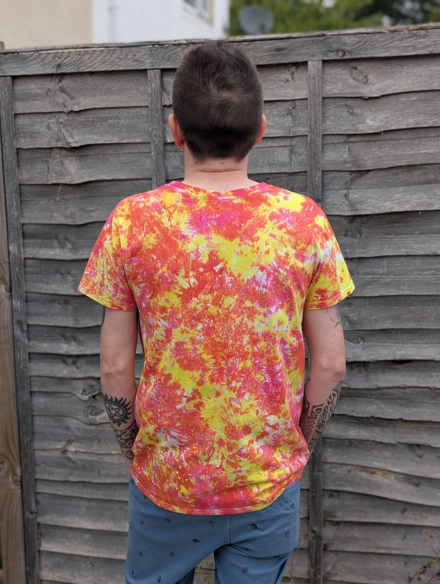 Tie-Dye Men’s T-Shirt - Yellow & Pink  - Hollywood Vibes - SourThreadz